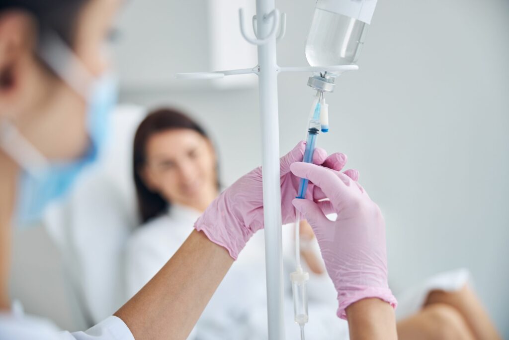 Evde Bakım Hizmeti Alırken Nelere Dikkat Edilmeli? 1 evde serum hizmeti 3 evde serum hizmeti 3